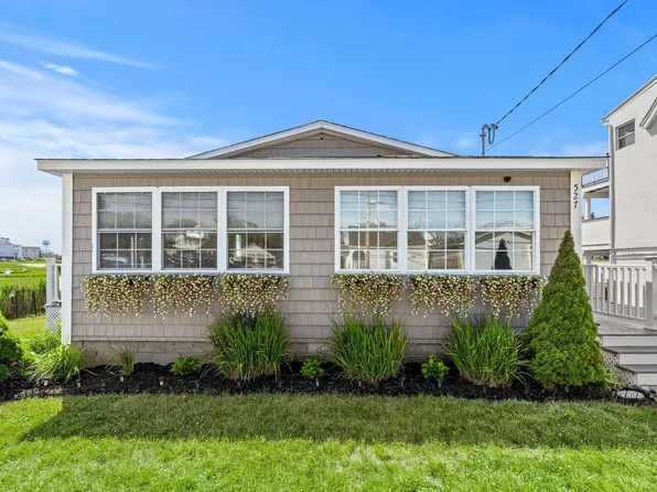 527 Ocean Boulevard, Hampton, NH 03842-3701