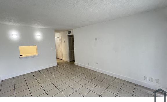 5th image of 4550 NW 9th St APT 612E