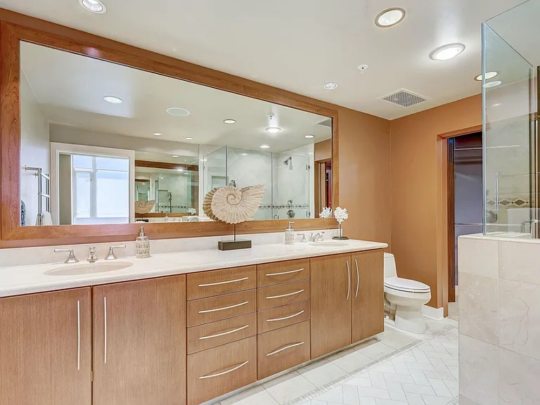 700 W Harbor Dr W #2902 — Photo 41