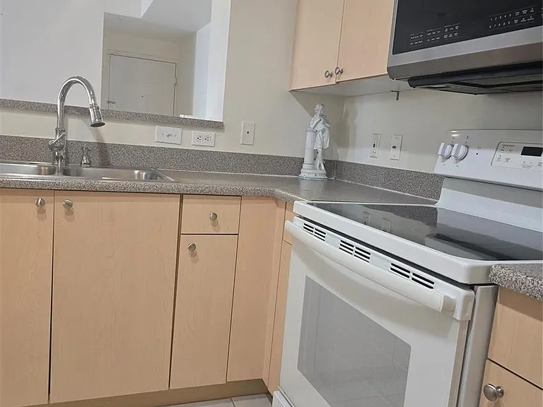 7970 N Nob Hill Rd #205 — Photo 26