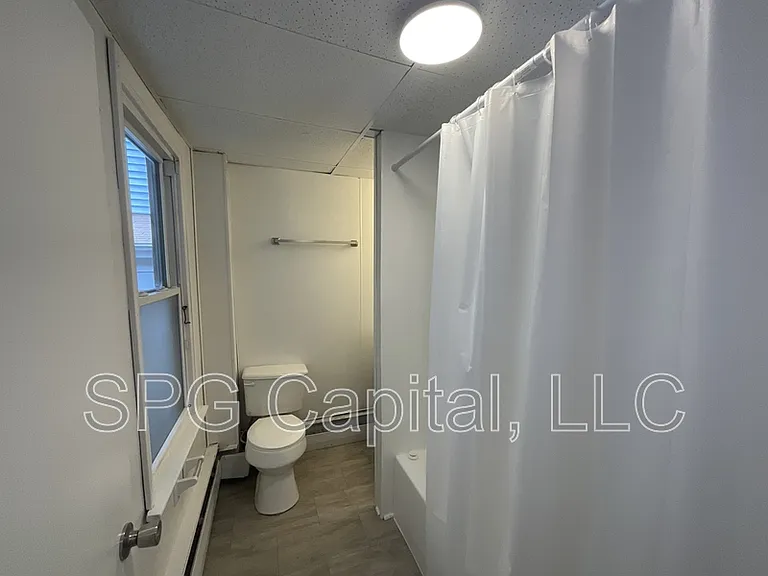 325 Lincoln St — Photo 6