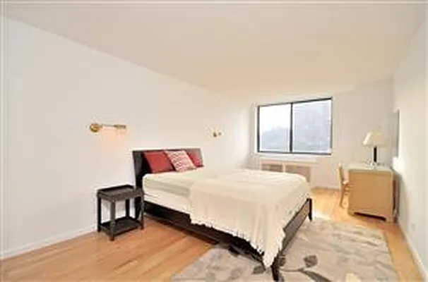 Rented by Douglas Elliman | media 28