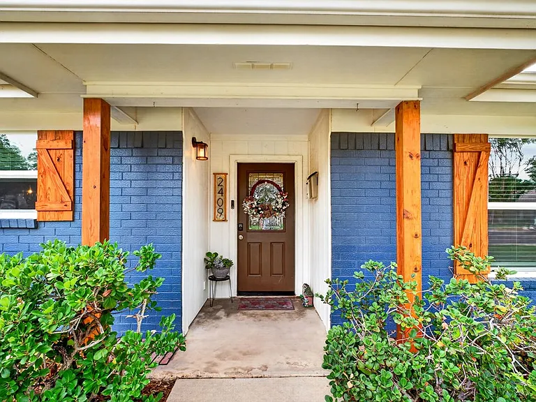 2409 Emerson Ct — Photo 4