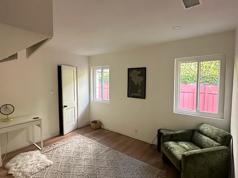 3279 Glendon Ave — Photo 7