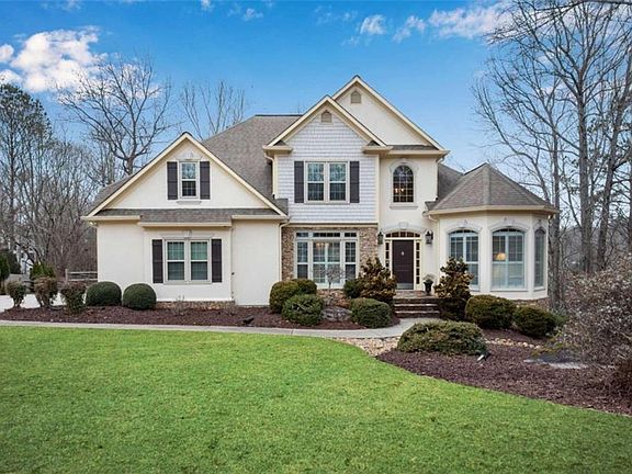 2nd image of 50 Lakecrest Cir