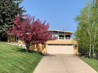 1235 E Highland Acre Rd, Bismarck, ND 58501