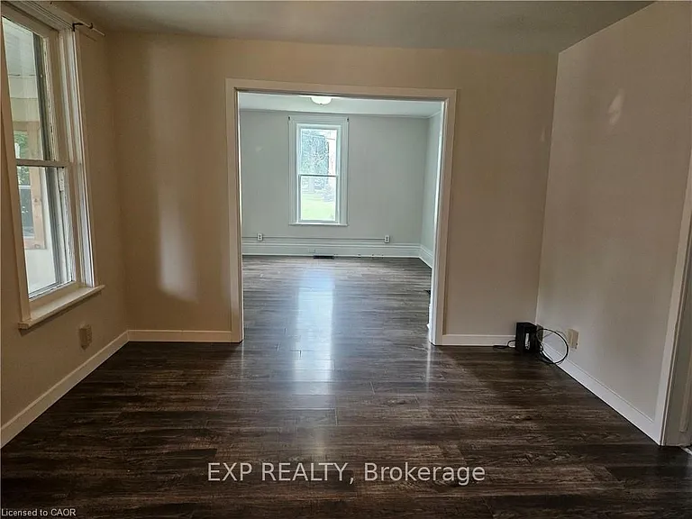 15 Cedar St — Photo 7