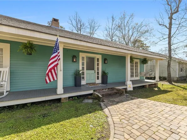 319 Scotchpine Dr, Mandeville, LA 70471