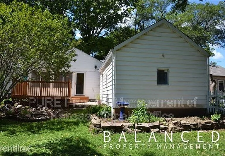 722 SW Vesper Ave — Photo 2