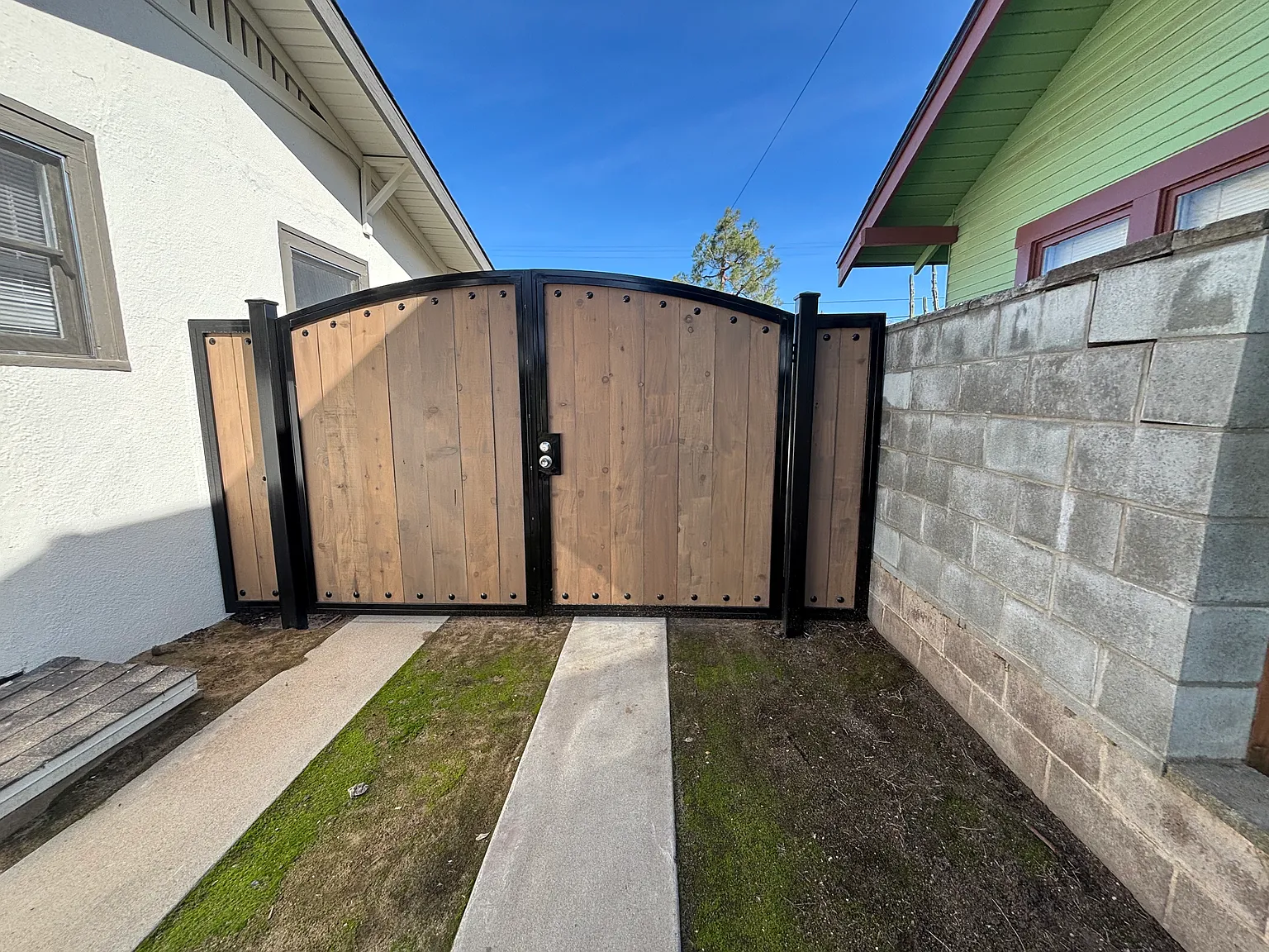 3 bed, 1220 sqft, $2,400 — Photo 3