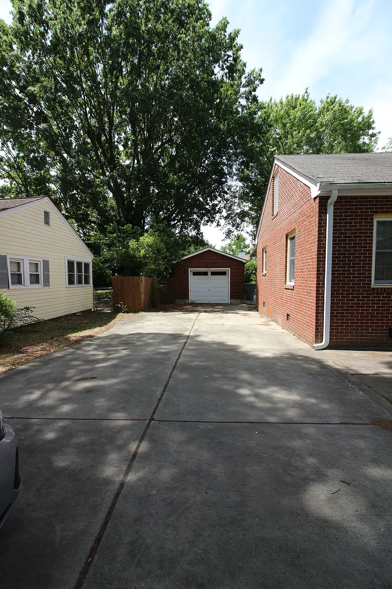 Building Photo - 5116 Elder Ave