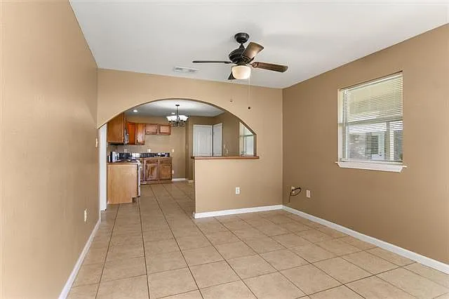 2 bed, 1.0 bath, 1200 sqft, $1,200 — Photo 3