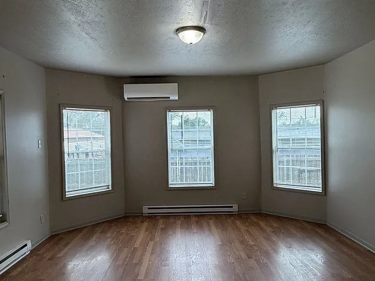 103 E Driscoll Dr #1 — Photo 1