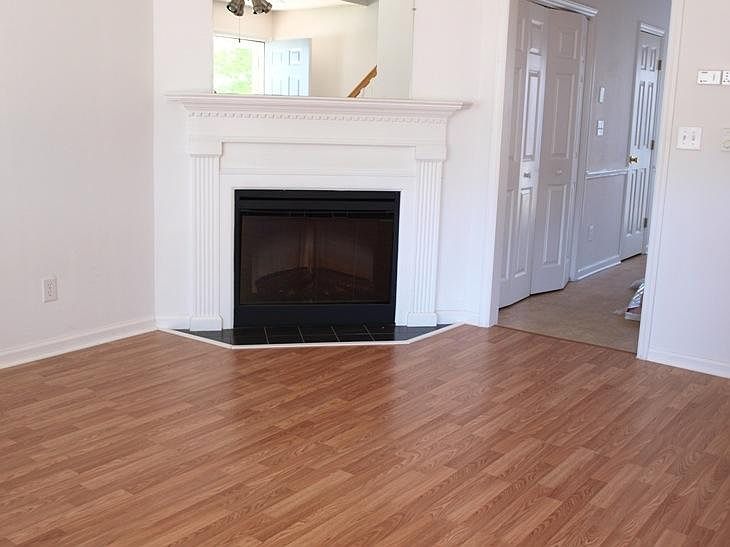 1st image of 3995 Sterling Pointe Dr Unit 4