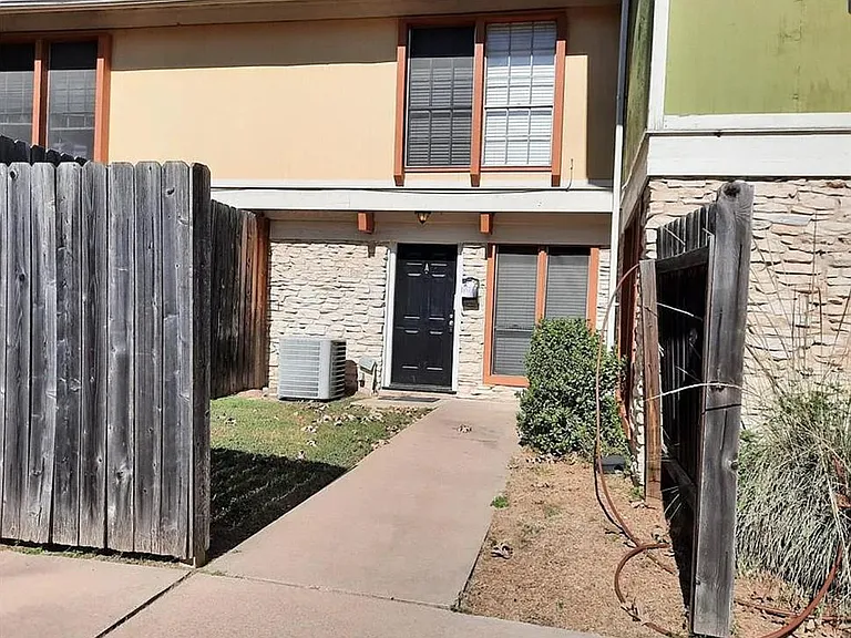 7206 Creekside Dr #D — Photo 3