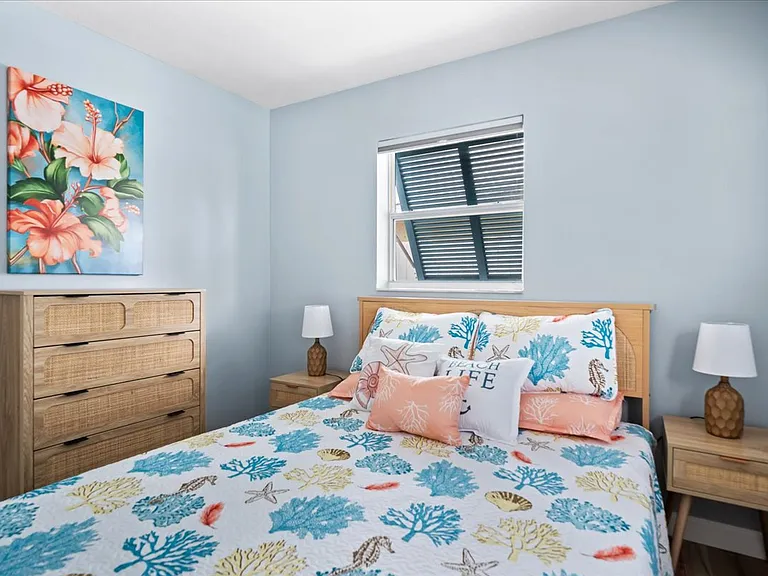 120 Flamingo Dr #1 — Photo 9
