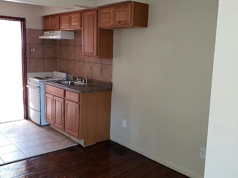19625 Conant St — Photo 1