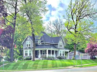 822 E Capitol Dr, Hartland, WI 53029