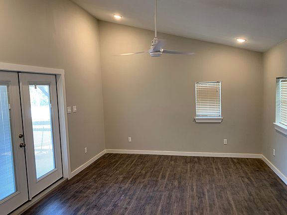 5th image of 2930 Skyline Dr #1