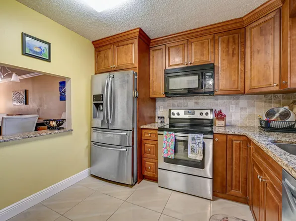 9370 SW 8th Street #411, Boca Raton, FL 33428