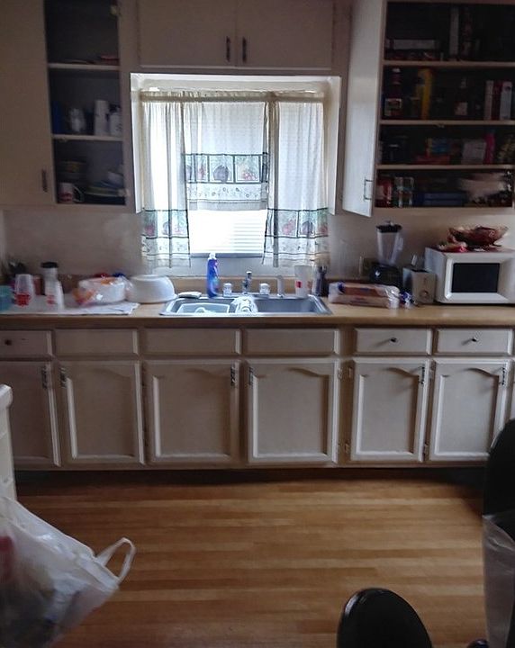 1st image of 710 E 93rd St