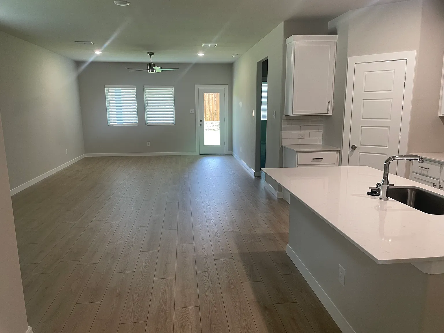 4 bed, 3.5 bath, 2530 sqft, $2,595 — Photo 4
