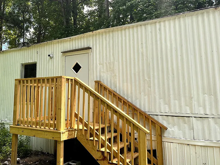 700 Ashley Ct — Photo 1