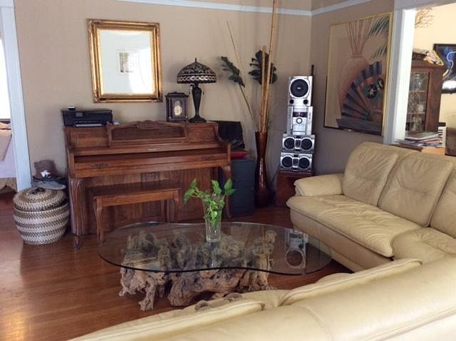 1st image of 146 N Serrano Ave