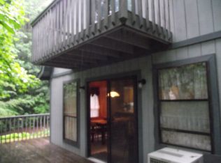 97 S Rhododendron Rd, Almond, NC 28702