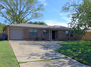 702 Timberline St, Kennedale, TX 76060