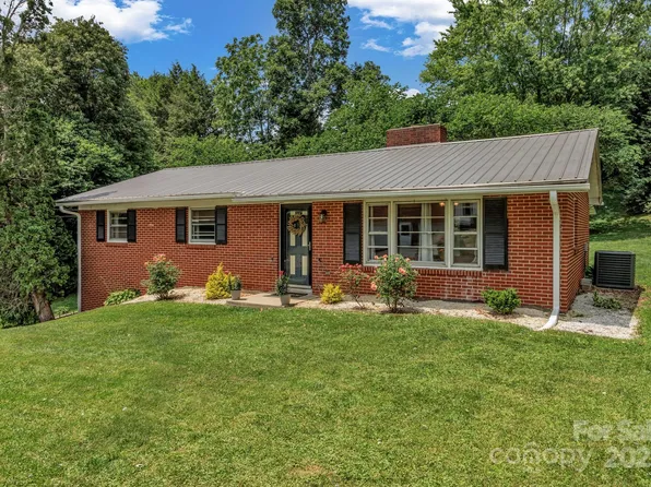 53 Belmont St, Canton, NC 28716