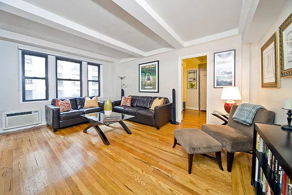 Sold by Diaman Group LLC | media 18