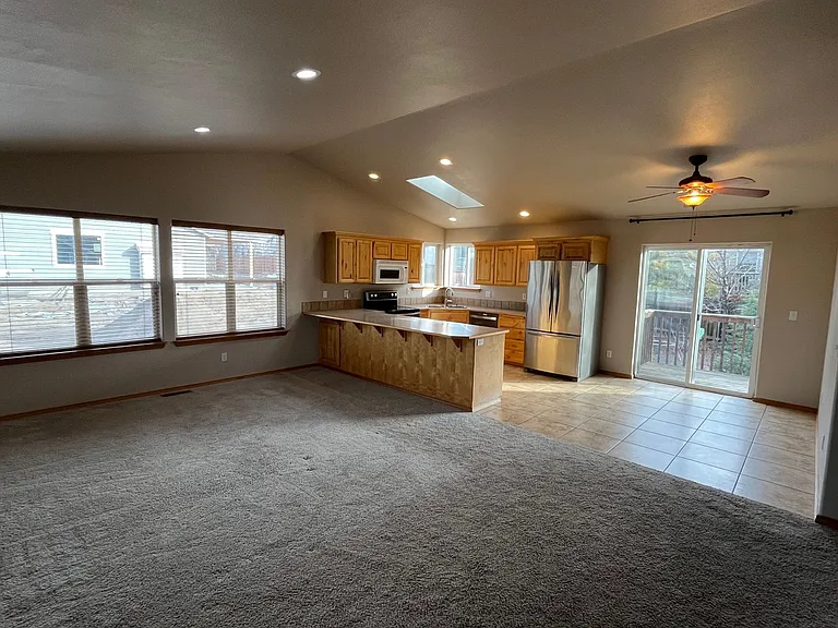 2901 NE Pinnacle Pl — Photo 2