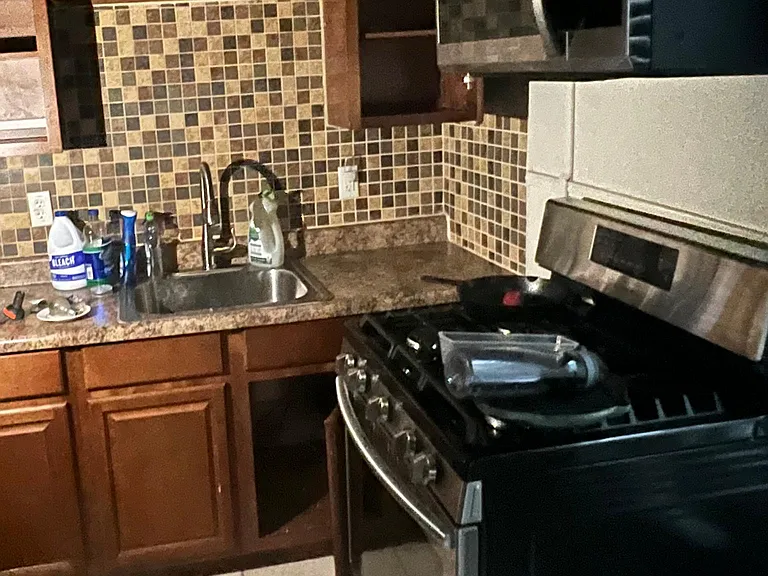 813 Douglass St #2 — Photo 5