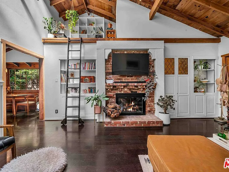 9859 Easton Dr — Photo 11