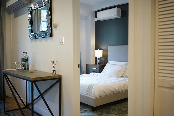 Rented by Bond New York | media 72