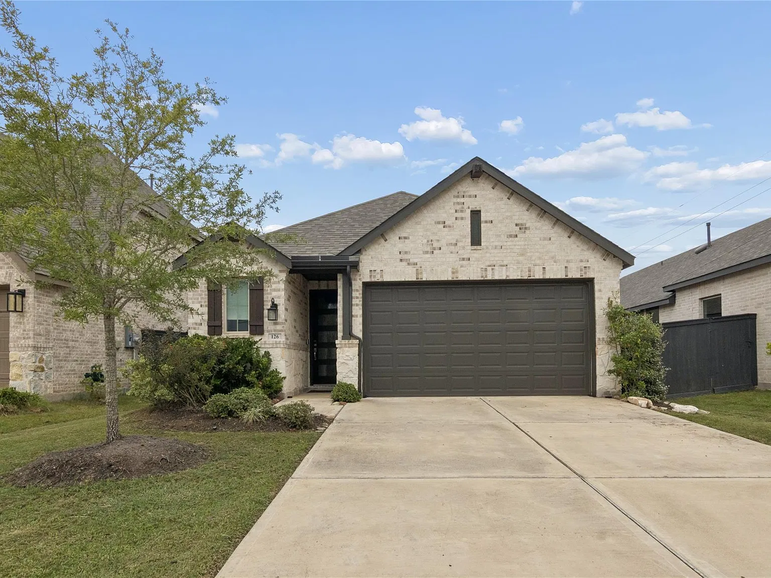 4 bed, 3.0 bath, 1854 sqft, $2,900 — Photo 1