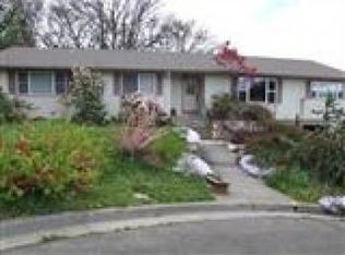 604 Amerman Dr, Phoenix, OR 97535