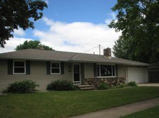210 Jean St, Combined Locks, WI 54113