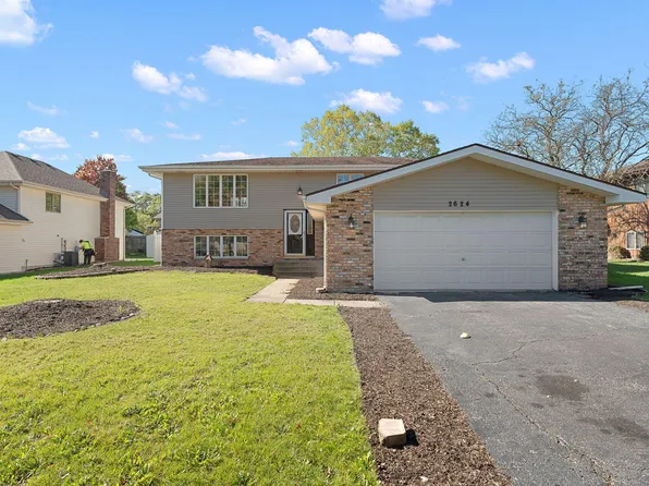 2624 Fossil Stone Rd, Dyer, IN 46311