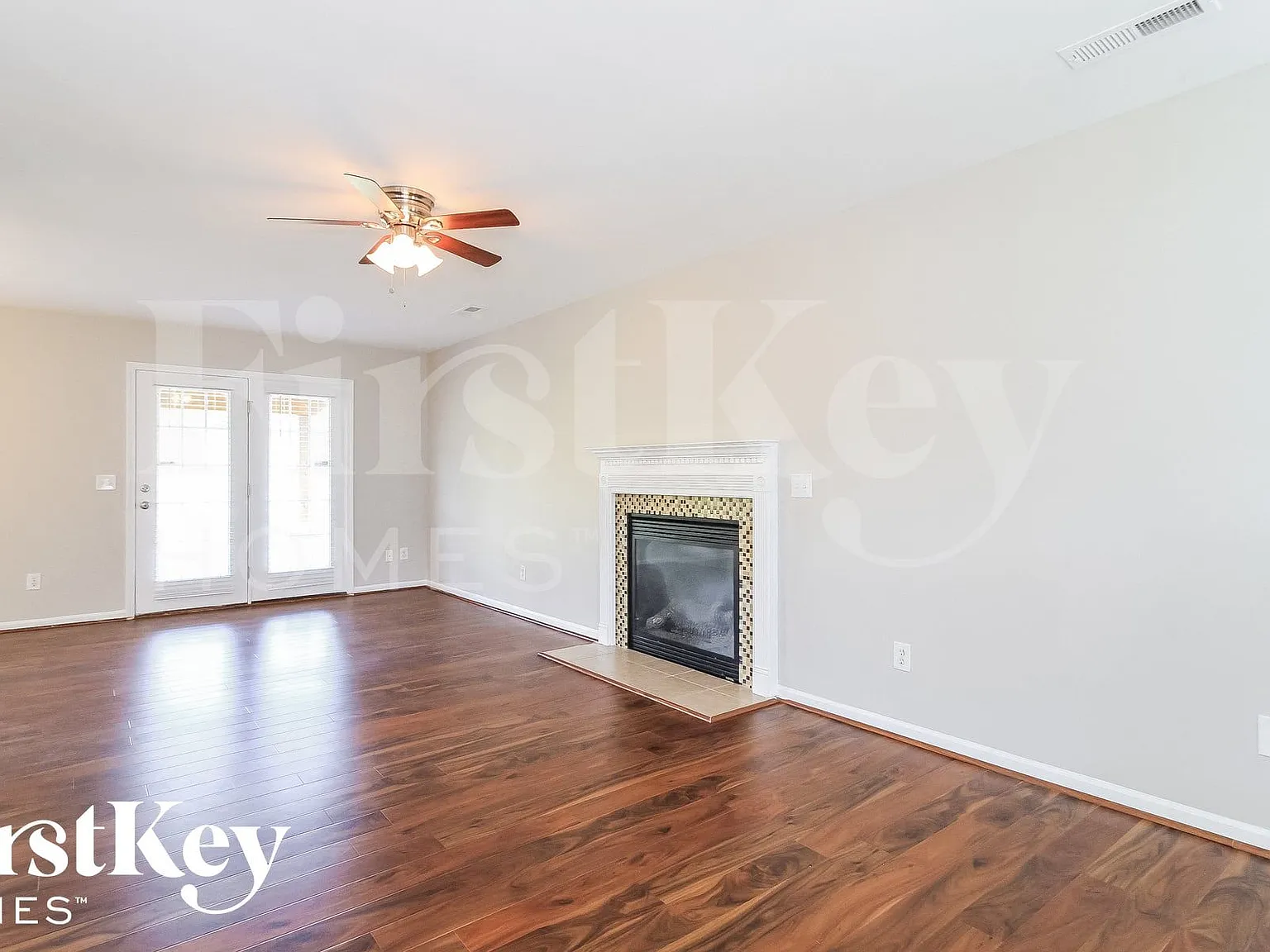 4 bed, 2.5 bath, 2024 sqft, $2,515 — Photo 4