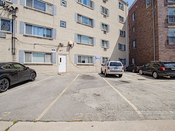 5th image of 4976 N Milwaukee Ave APT 201
