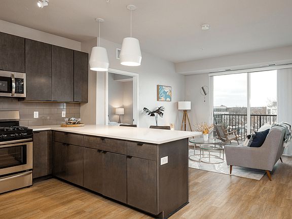 2nd image of 4621 Snelling Ave #5068939