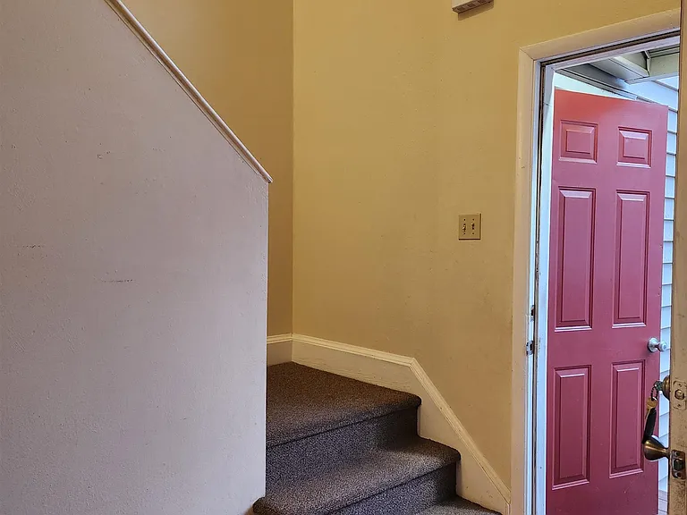 1394 Bradley Dr — Photo 14