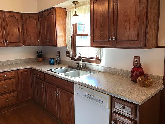 3rd image of 1430 Ludwig Ct
