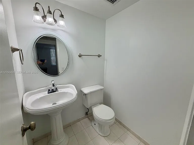 4400 Hillcrest Dr #308A — Photo 11