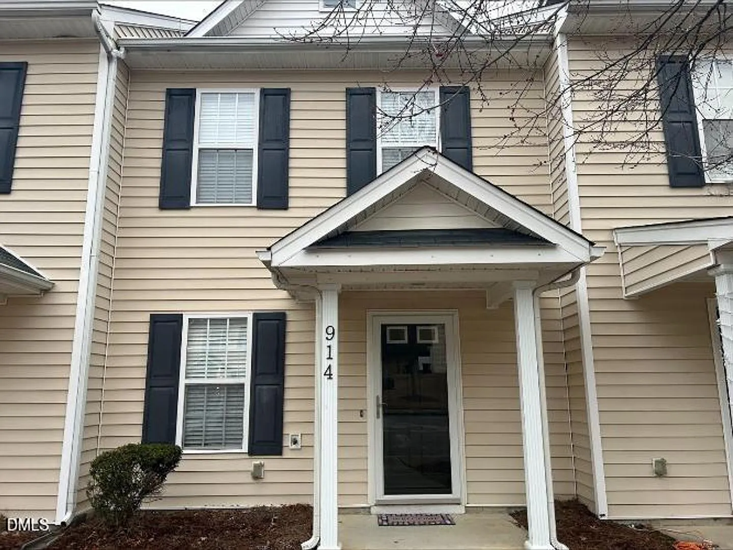 914 Savin Landing — Photo 2