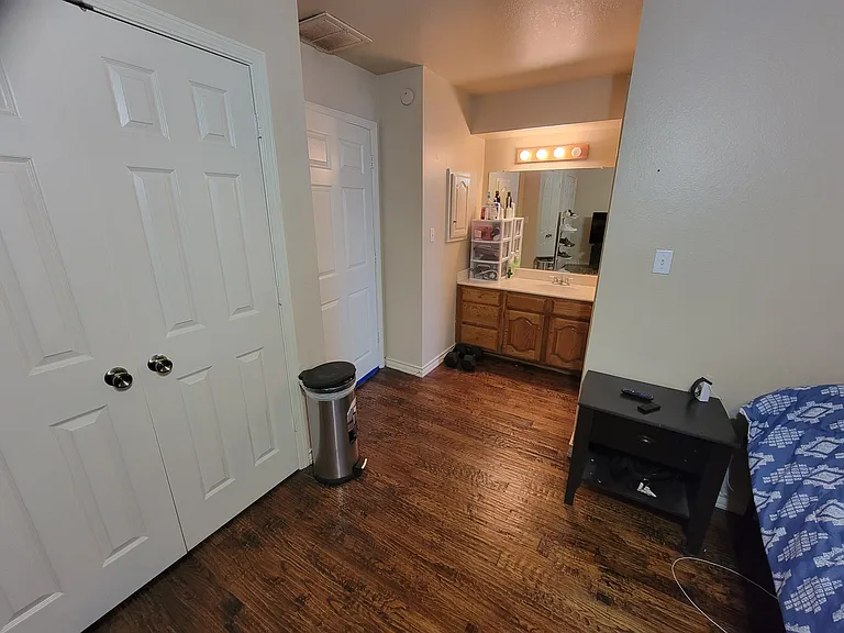 Kitchen Table Area