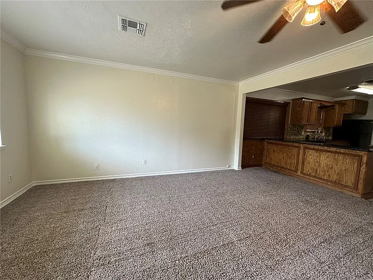 111 Driftwood Dr — Photo 3