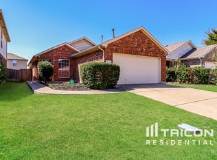 2116 Charmion Ln, Fort Worth, TX 76131